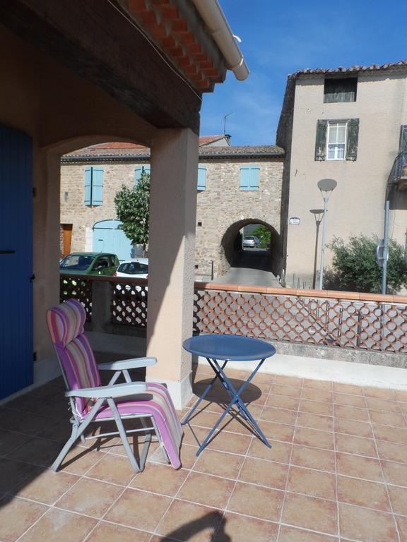Place Du Chateau Pourrieres Luaran gambar